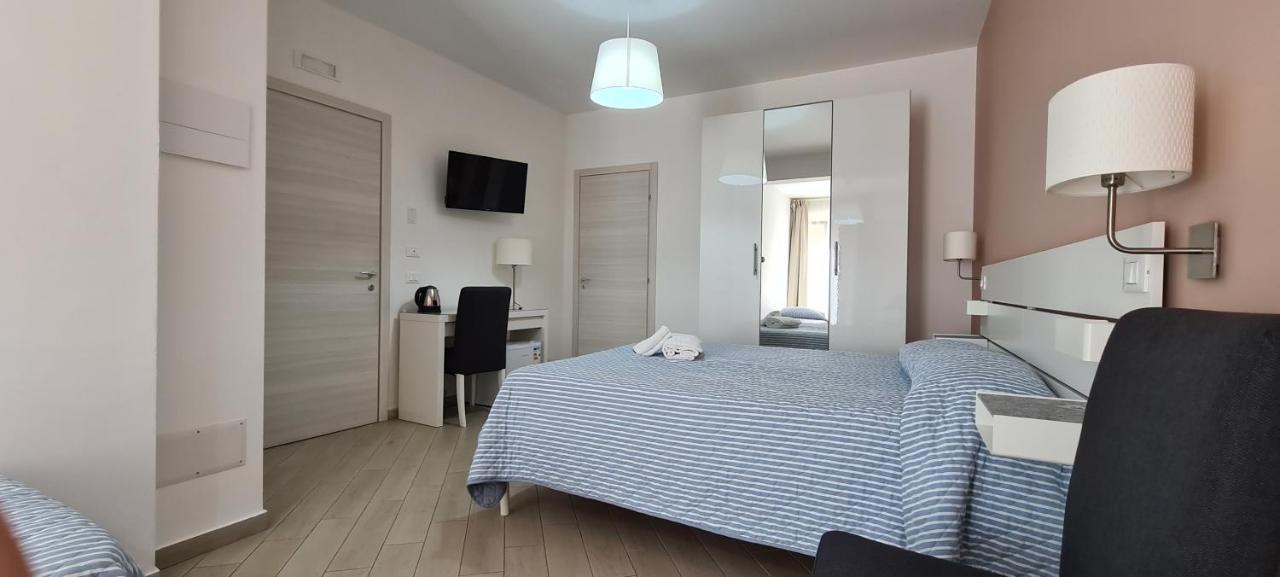 Belvedere Rent Rooms Campofelice Di Roccella Exterior foto