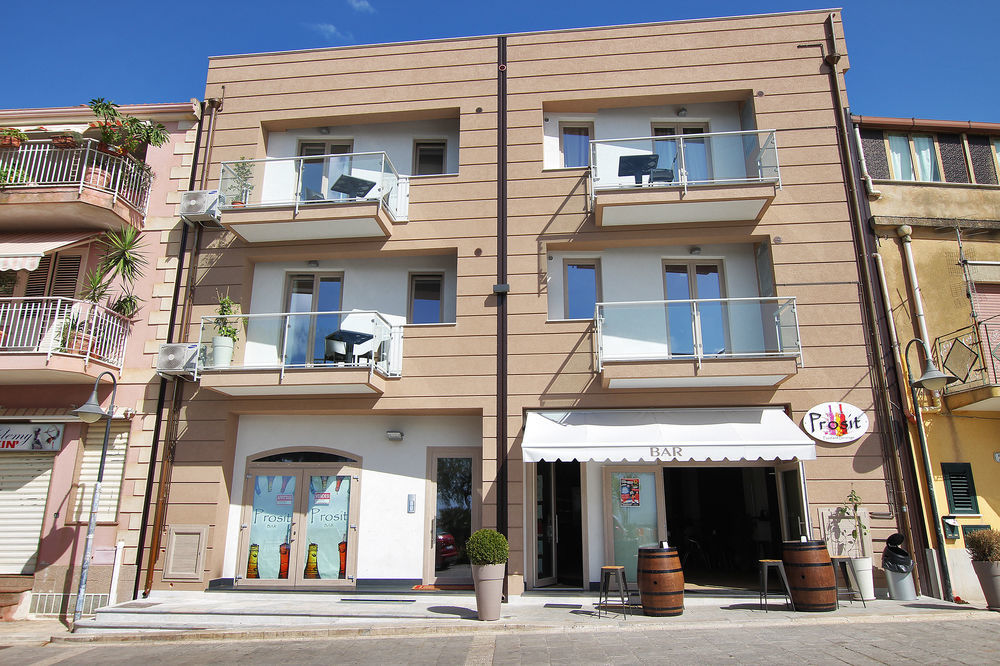 Belvedere Rent Rooms Campofelice Di Roccella Exterior foto